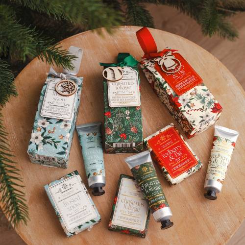 Traditional blooms hand care