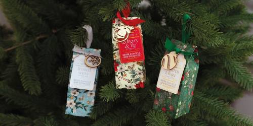 Traditional blooms hand care sets